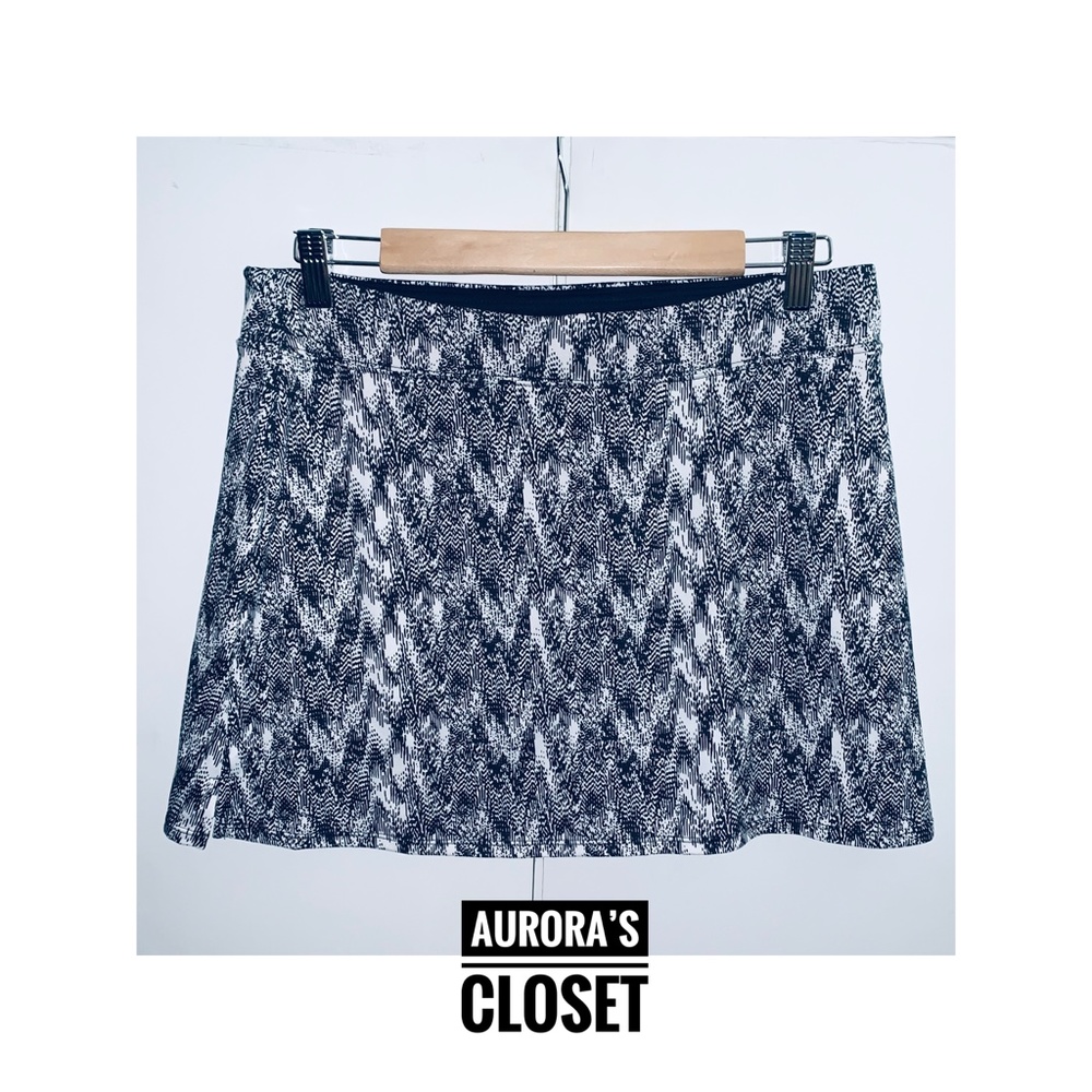 Tranquility M Black Workout Skirt Skort Pixel